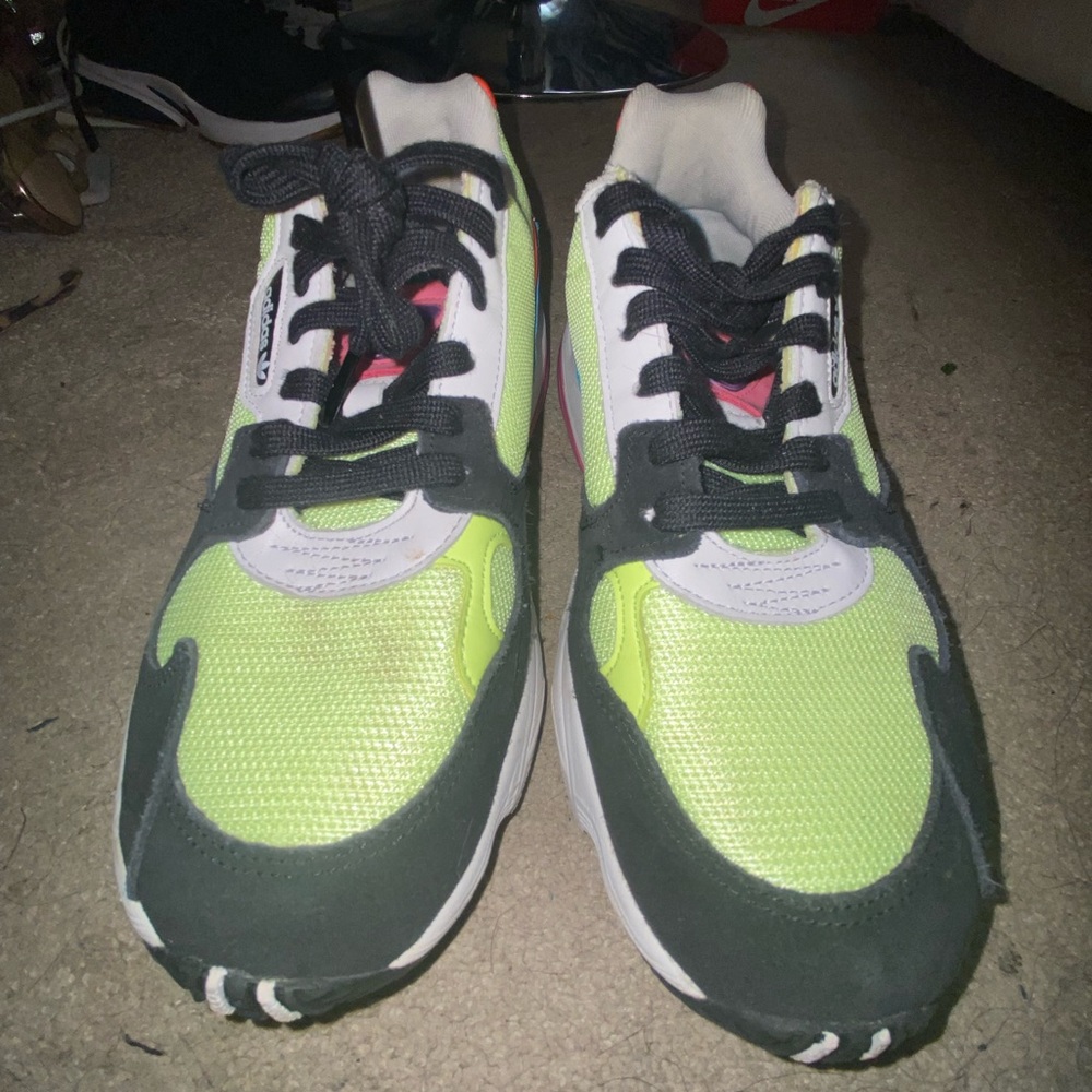 Adidas Sneakers